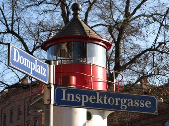 Straßenschild am Domplatz