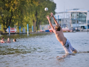 Wasserport am Strand