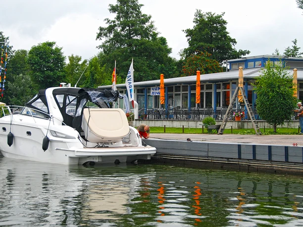 Marina Zernsee - das Hafenrestaurant am Steg