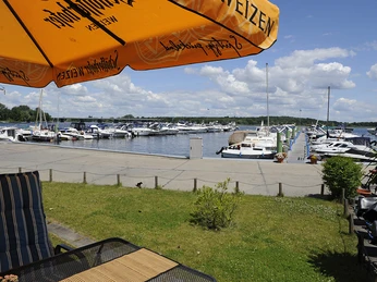 Marina Zernsee - Blick von der Restaurantterrasse