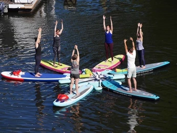 Yoga auf dem Wasser
