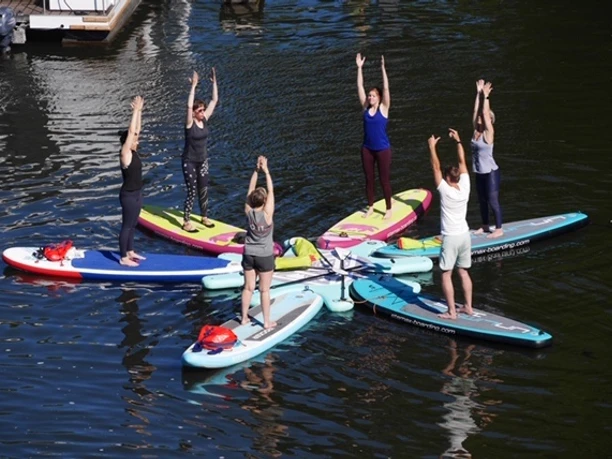 Yoga auf dem Wasser
