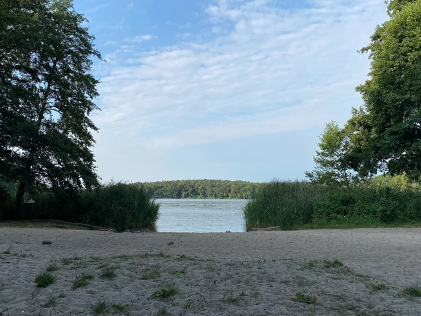 Blick auf dem Strand am Siethener See