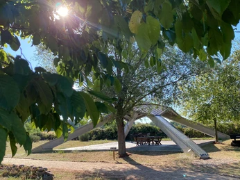 Pavillon im Findlingsgarten