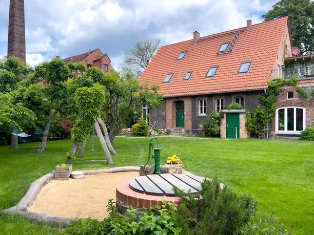 Altes Backhaus in Haselberg im Sommer