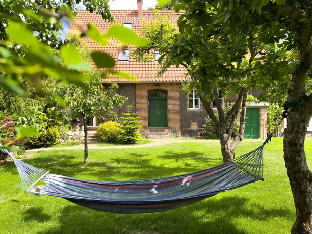 Altes Backhaus in Haselberg; Erholung im Garten
