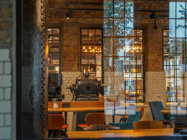 Blick vom Café in den Pumpenraum