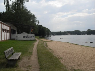 Strand und Strandcafe von Jessern