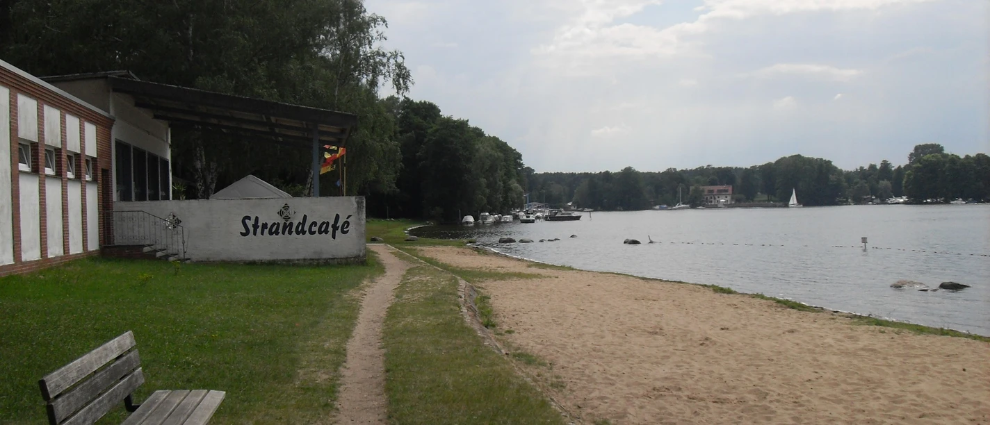 Strand und Strandcafe von Jessern