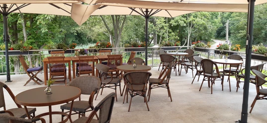 Café Hönow Hotel außen