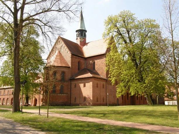 Das Kloster Lehnin wurde mit Ziegeln aus Glindow erbaut Das Kloster Lehnin wurde mit Ziegeln aus Glindow erbaut