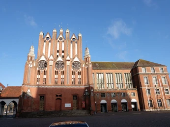 Außenansicht der Rathaushalle