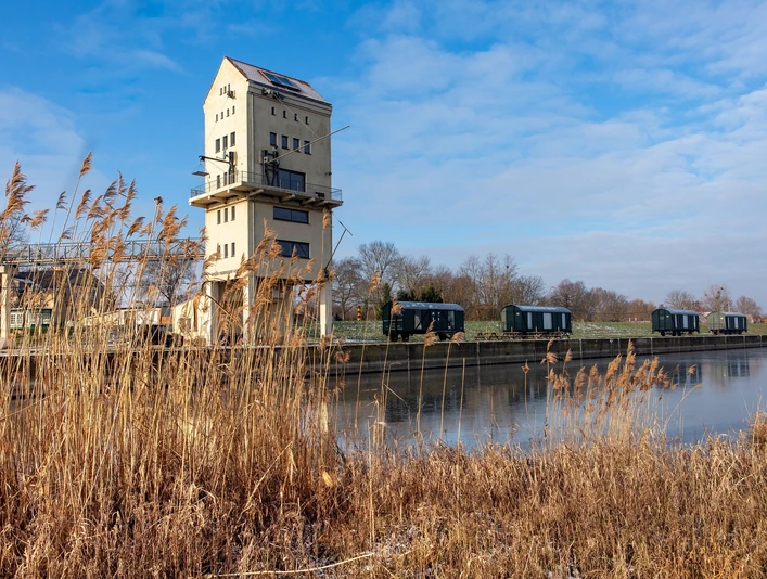 Aussenansicht des Verladeturms im Kulturhafen Groß Neuendorf