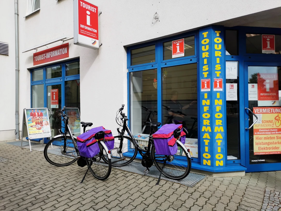 E-Bike-Ladestation - Tourismus-Information Oderbruch und Lebuser Land