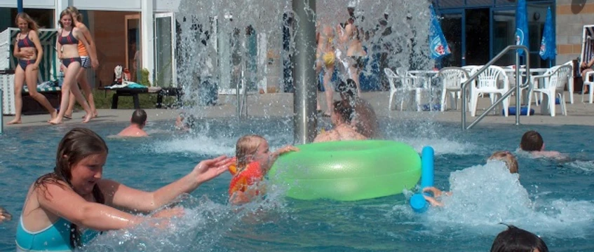 Das Freizeitbecken vom Inselbad Eisenhüttenstadt