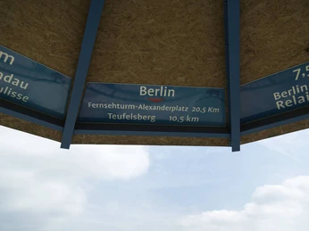 Auf dem Aussichtsturm in Sielmanns Naturlandschaft Döberitzer Heide