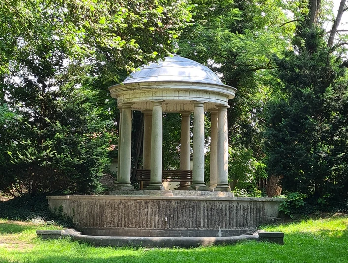 Pavillon im Schlosspark Blankensee