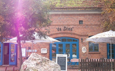 Trattoria "da Dino" in der Remise am Schloss