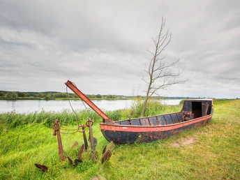 Schiffswrack bei Zollbrücke