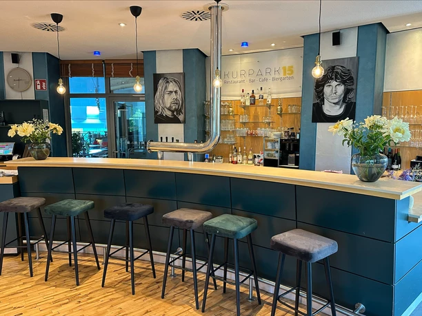 Restaurant "Kurpark15" mit Barbereich im Foyer der Steintherme