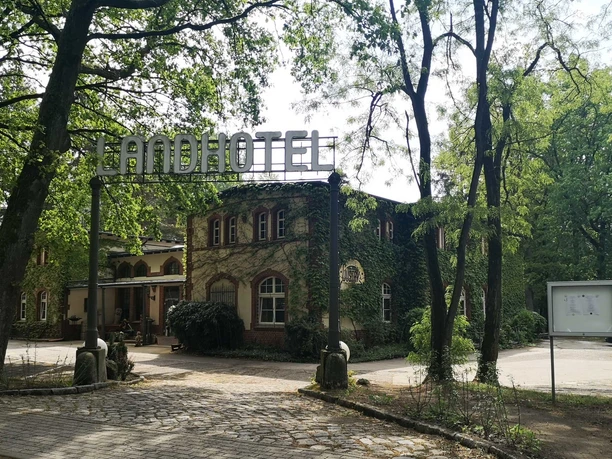Landhotel "Gustav" in Beelitz-Heilstätten
