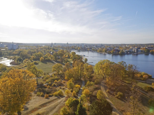 Blick vom Flatowturm auf den Park Babelsberg