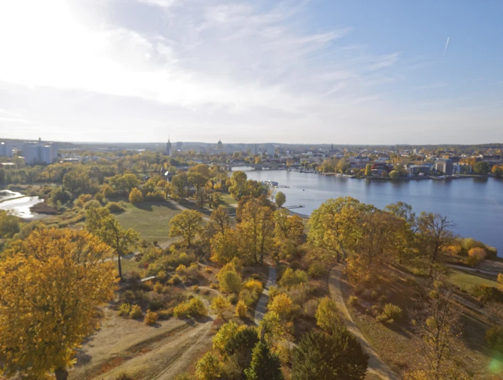 Blick vom Flatowturm auf den Park Babelsberg