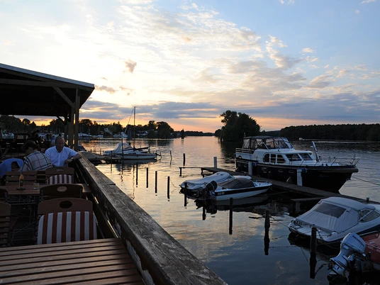 Restaurant & Hotel Strandlust Schmöckwitz - Große Terrasse, Fischrestaurant mit langer Tradition