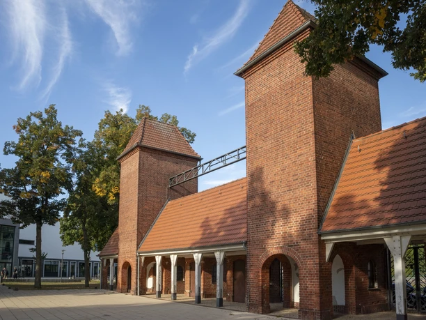 Historisches Eingangsportal Luftschiffhafen