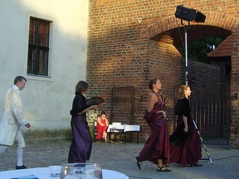 Tourist-Information Friedland - Veranstaltung auf dem Burghof