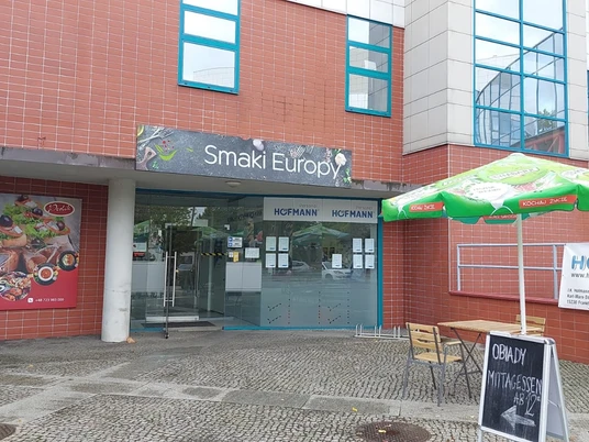 Außenansicht dder Bar Smaki