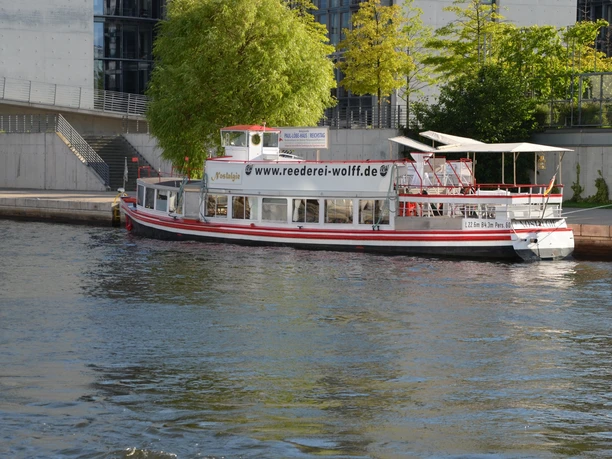 Salonschiff "NOSTALGIE"