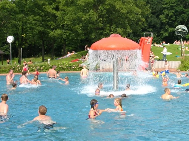 Nichtschwimmerbecken im Freibad