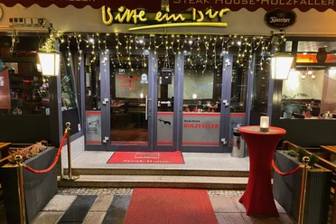 Eingang des Steak-House Holzfäller in Frankfurt (Oder)