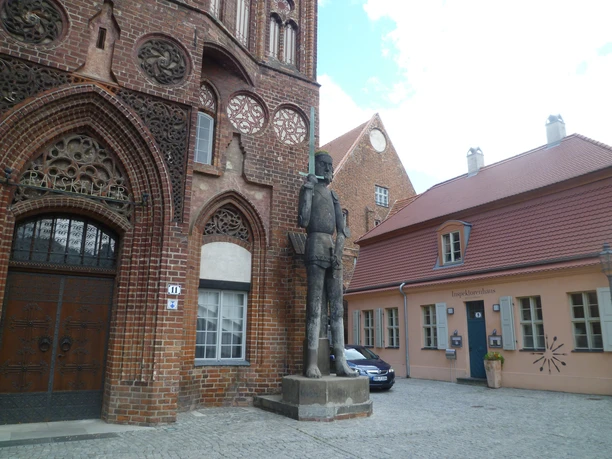 Der Roland vor dem Altstädtischem Rathaus in Brandenburg an der Havel