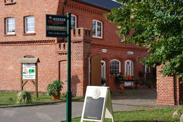 Derwitzer Vierlindenhof