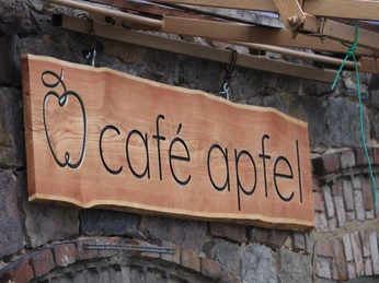 Aushängeschild Café Apfel