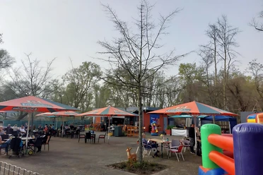 Biergarten und Inselcafé Kakadu Island
