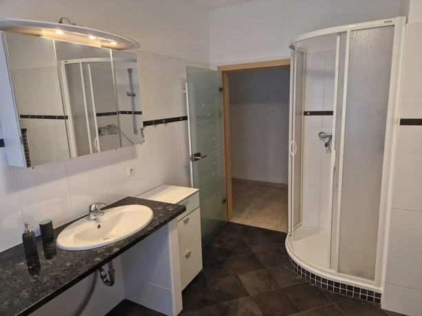 Badezimmer - Ferienwohnung Luckenberger Straße