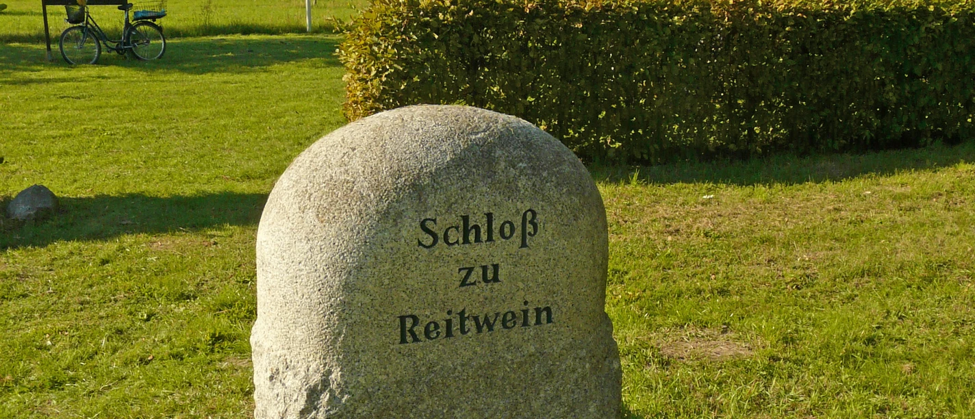 Erinnerungsstein Schloss Reitwein