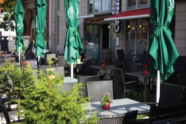 Außenterasse der Pizzeria Oliveto