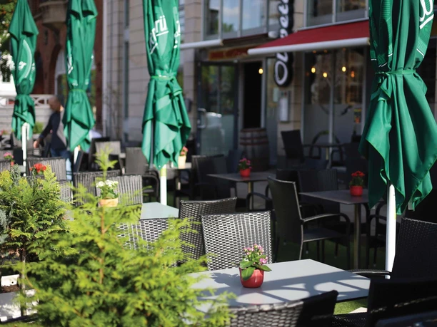 Außenterasse der Pizzeria Oliveto