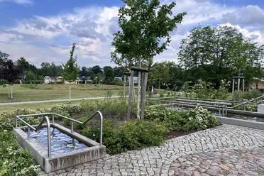 Wassertretbecken im Kneipp-Park Wendisch Rietz