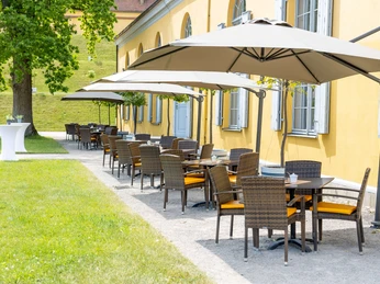 Außenplätze in der Orangerie im Barockgarten