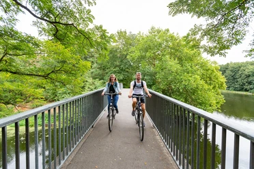 Radfahren entlang der Spree