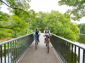 Radfahren entlang der Spree