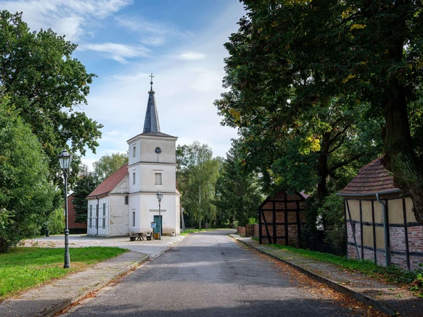 Dorfkirche Altwustrow