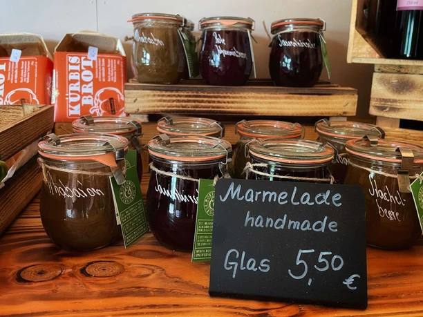 selbstgemachte Marmeladen im Hofladen Biegener Hof