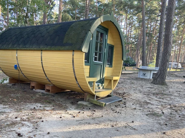 Schlaffass am Naturcampingplatz am Springsee