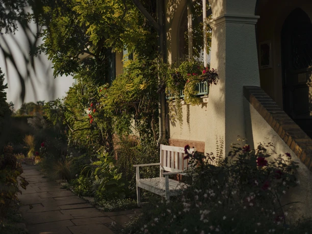 Bank am Haus Karl Foerster - Haus der Deutschen Stiftung Denkmalschutz